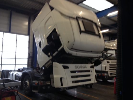 SCANIA R420LA
