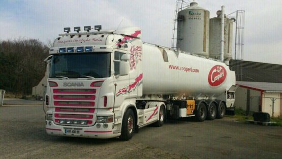SCANIA R560LA