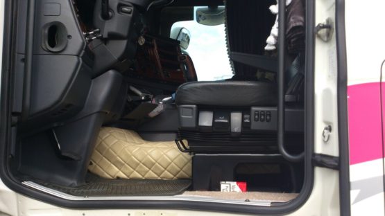 SCANIA R560LA