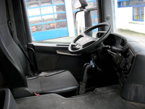SCANIA P380LB