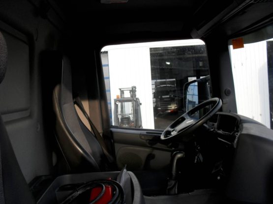 SCANIA P270BD