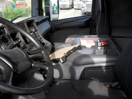 SCANIA P94GB