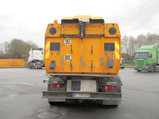 VOLVO FL240