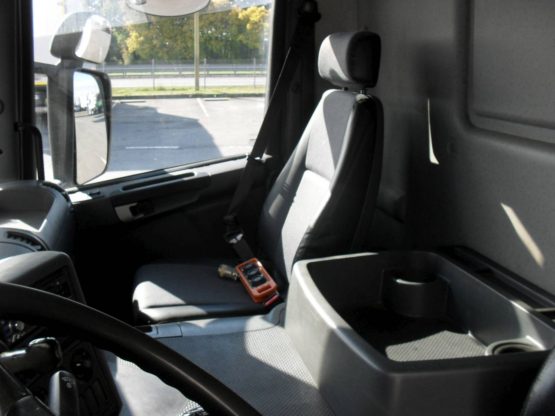 SCANIA P270DB