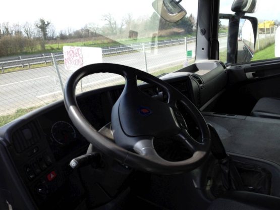 SCANIA P270DB