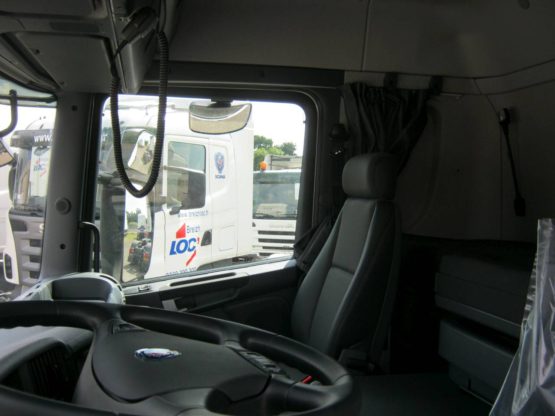 SCANIA P400LA