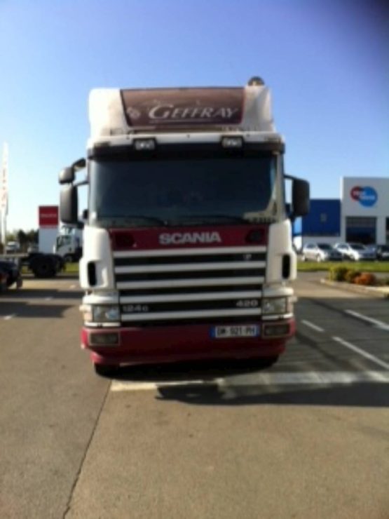 SCANIA P124GB