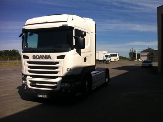 SCANIA R440LA