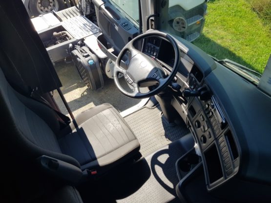 SCANIA R440LA