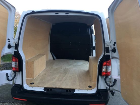 VOLKSWAGEN TRANSPORTER T5 2.0 TDI 102 BUSINESS LINE